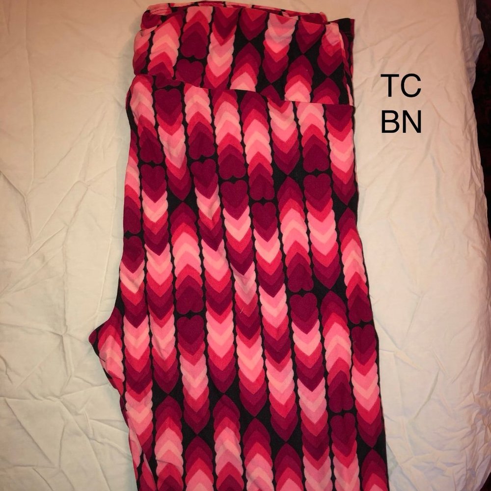 LULAROE LEGGINGS - TC VINTAGE HEARTS new